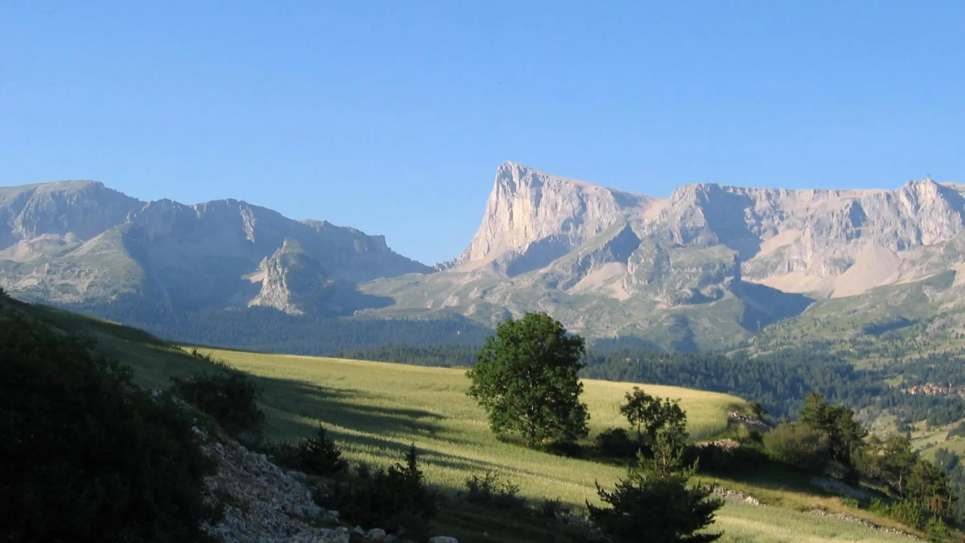 A 400M Des Pistes, Confortable Chalet Pour 10 Le Devoluy